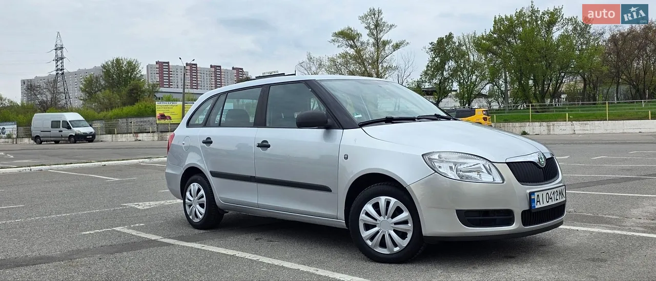 2010 Skoda Fabia - фото 1