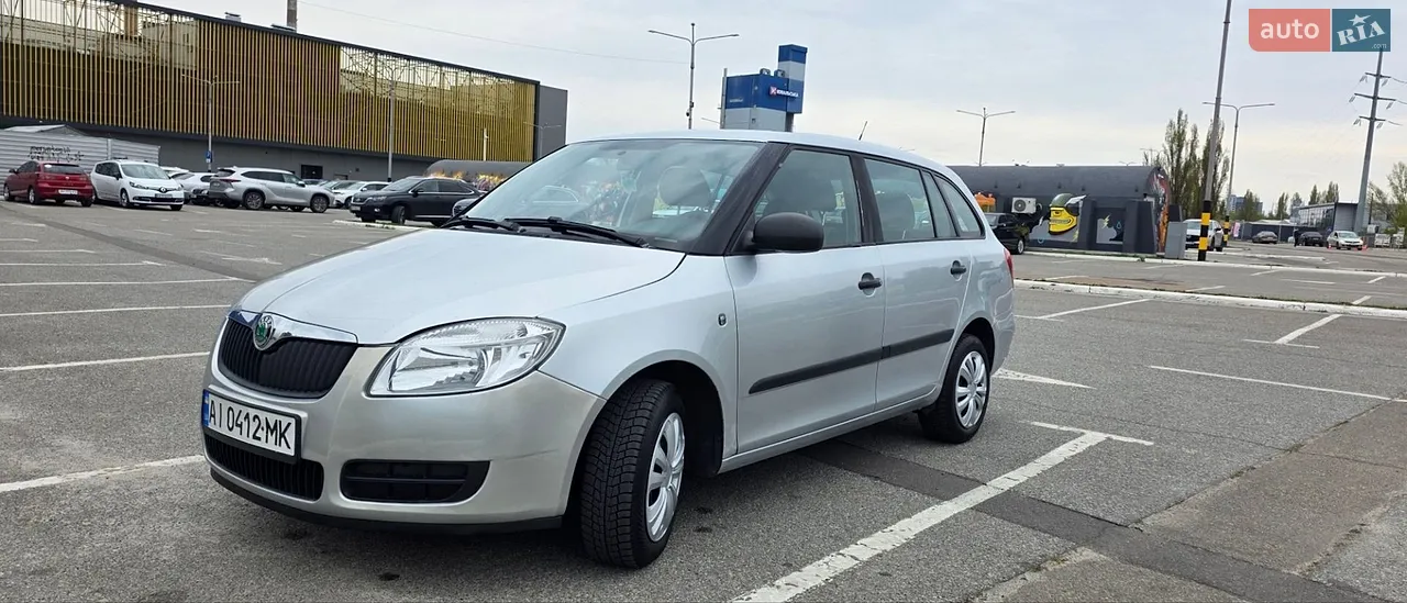 2010 Skoda Fabia - мініатюра 5