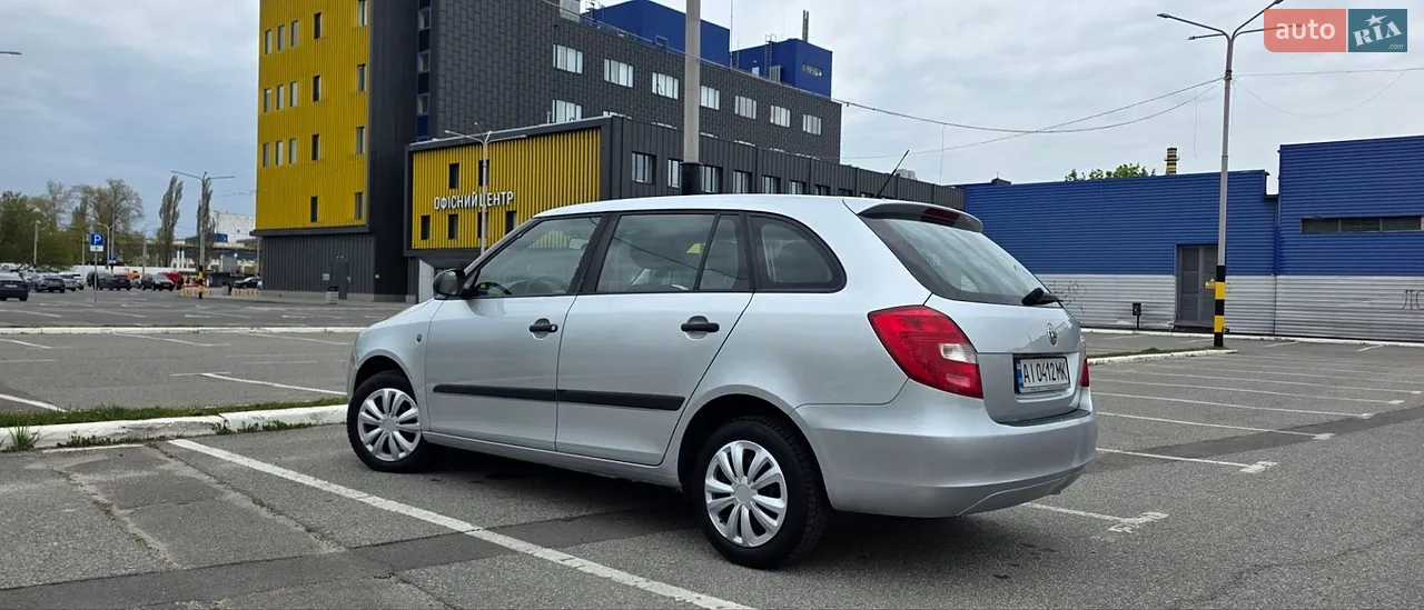 2010 Skoda Fabia - мініатюра 4