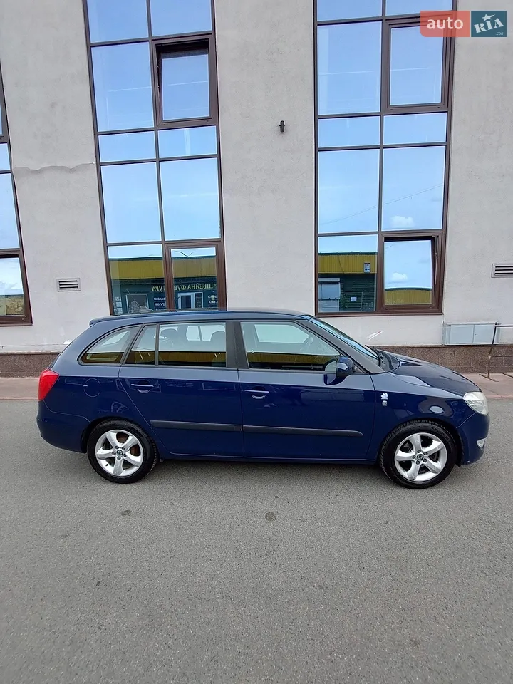2011 Skoda Fabia - мініатюра 4