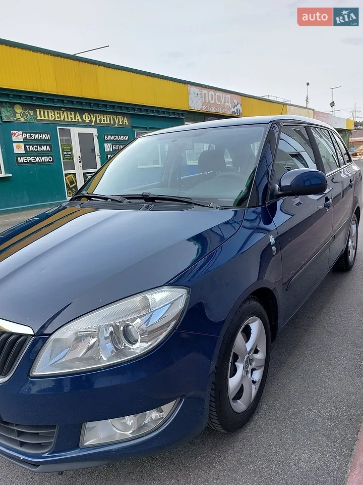 2011 Skoda Fabia - мініатюра 3