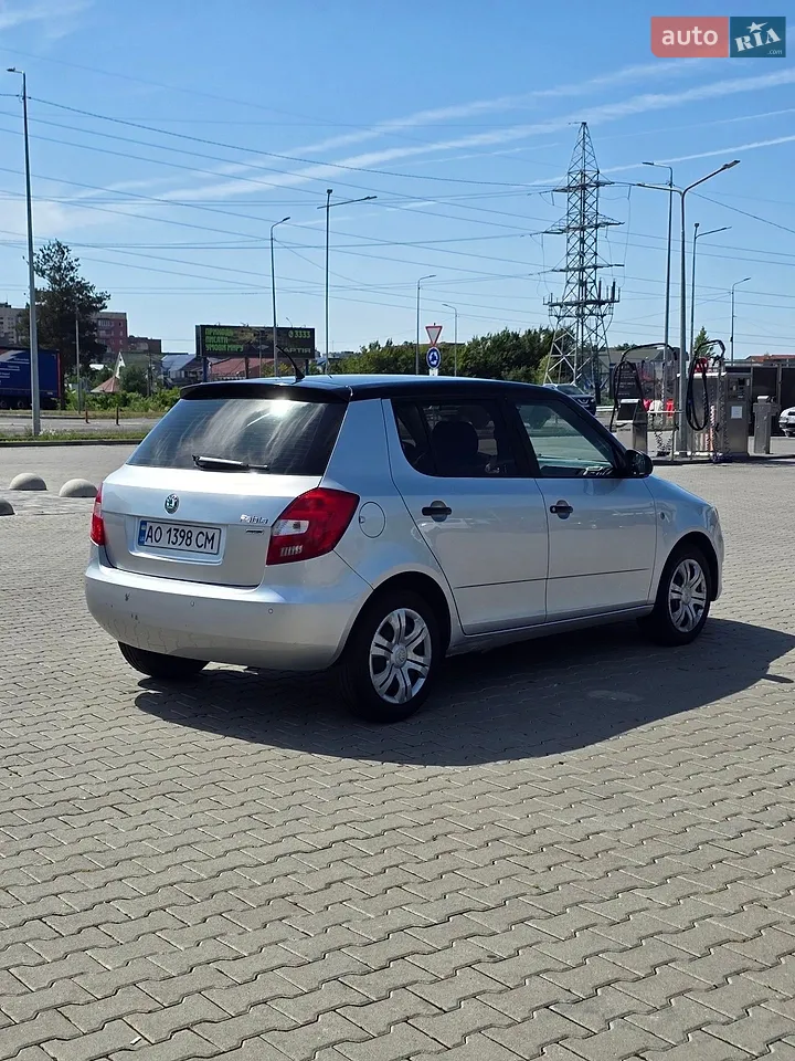 2012 Skoda Fabia - мініатюра 3