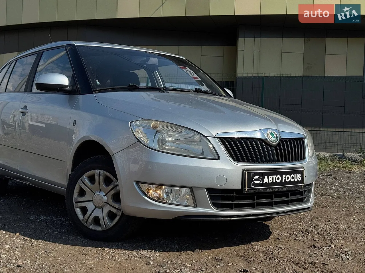 2010 Skoda Fabia - мініатюра 2