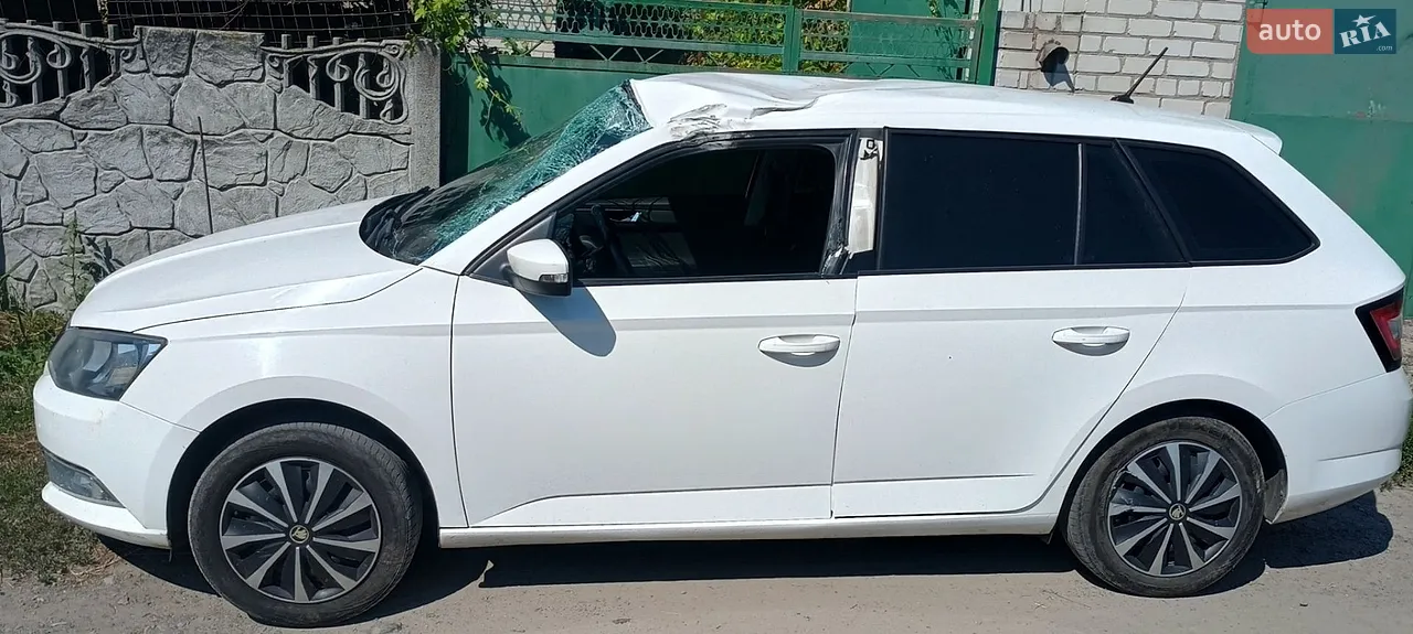 2015 Skoda Fabia - мініатюра 3