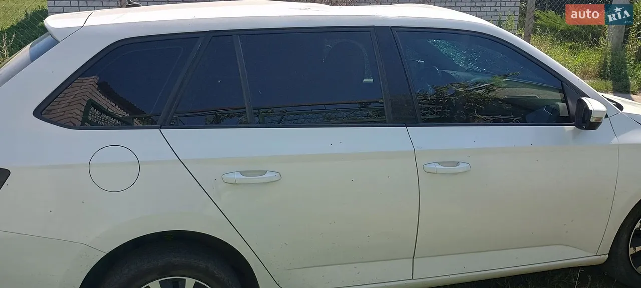 2015 Skoda Fabia - мініатюра 2