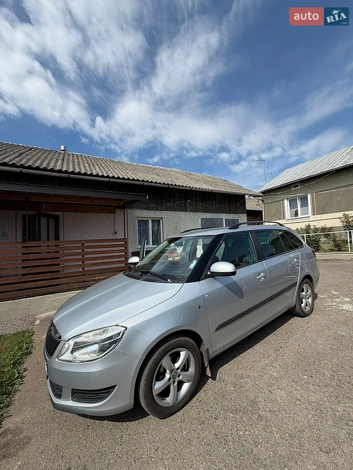 2012 Skoda Fabia - мініатюра 3