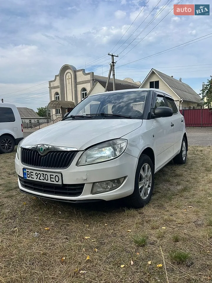 2012 Skoda Fabia - мініатюра 2