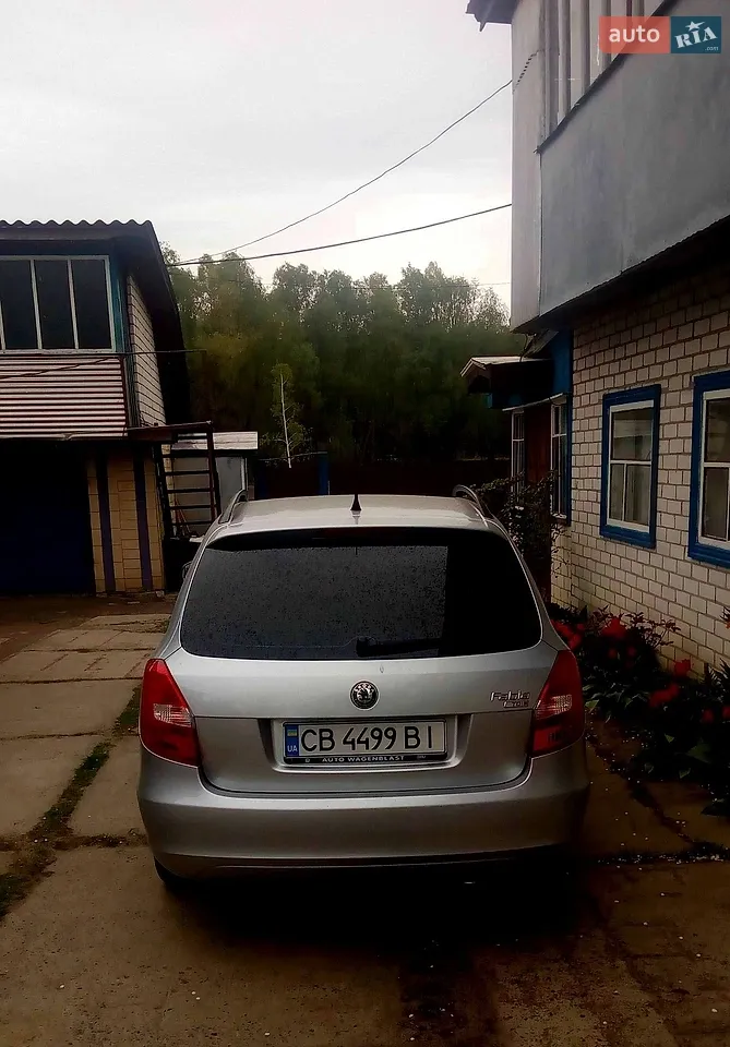 2010 Skoda Fabia - мініатюра 5