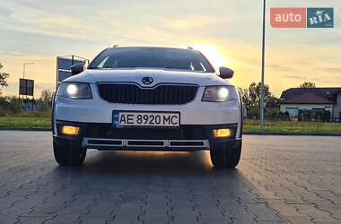Skoda Octavia Scout  2015