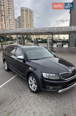 Skoda Octavia Scout  2016