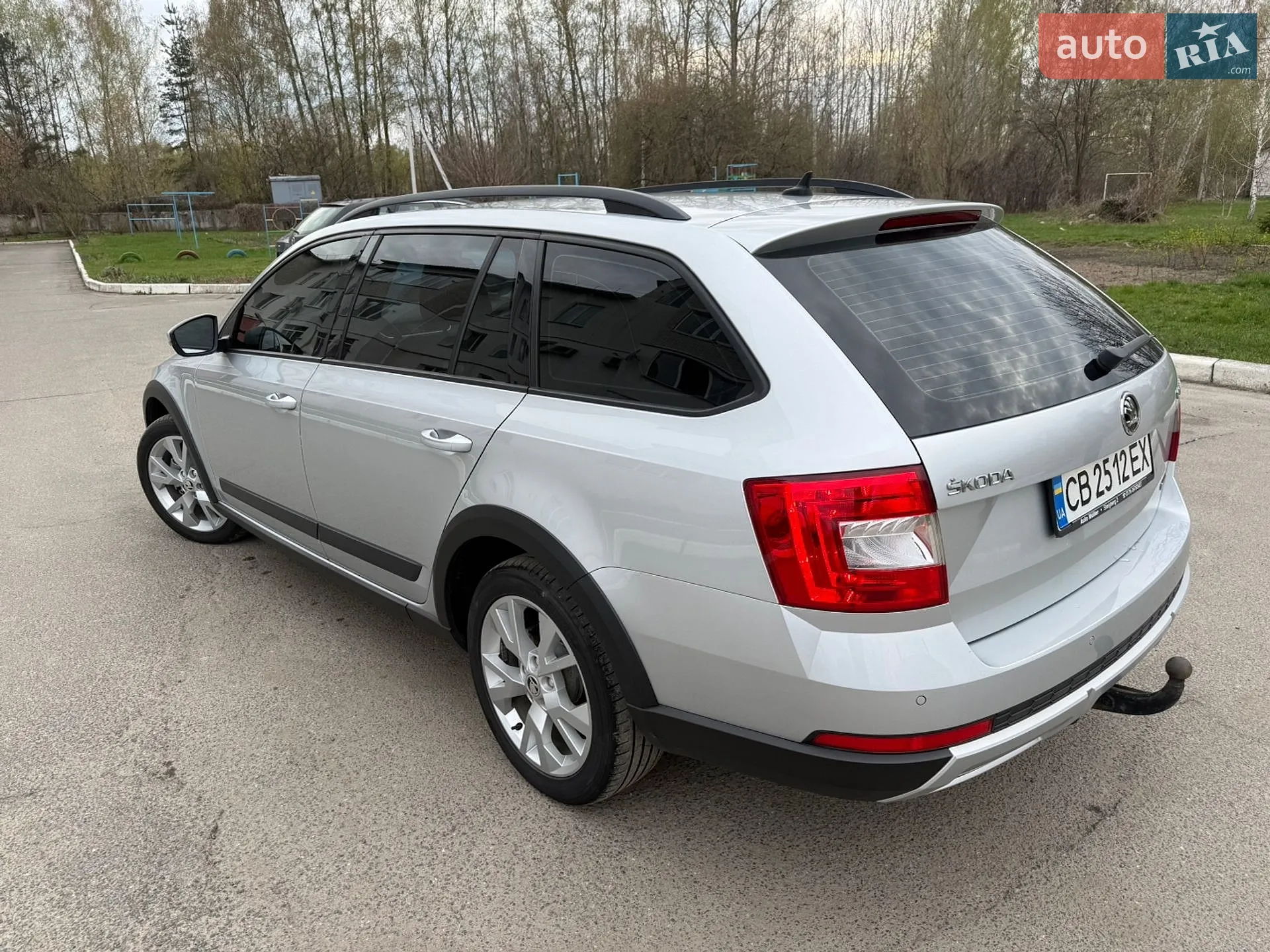 Skoda Octavia Scout 2016 VIN TMBLK7NE9H0147093 фото оголошення 5 з 9