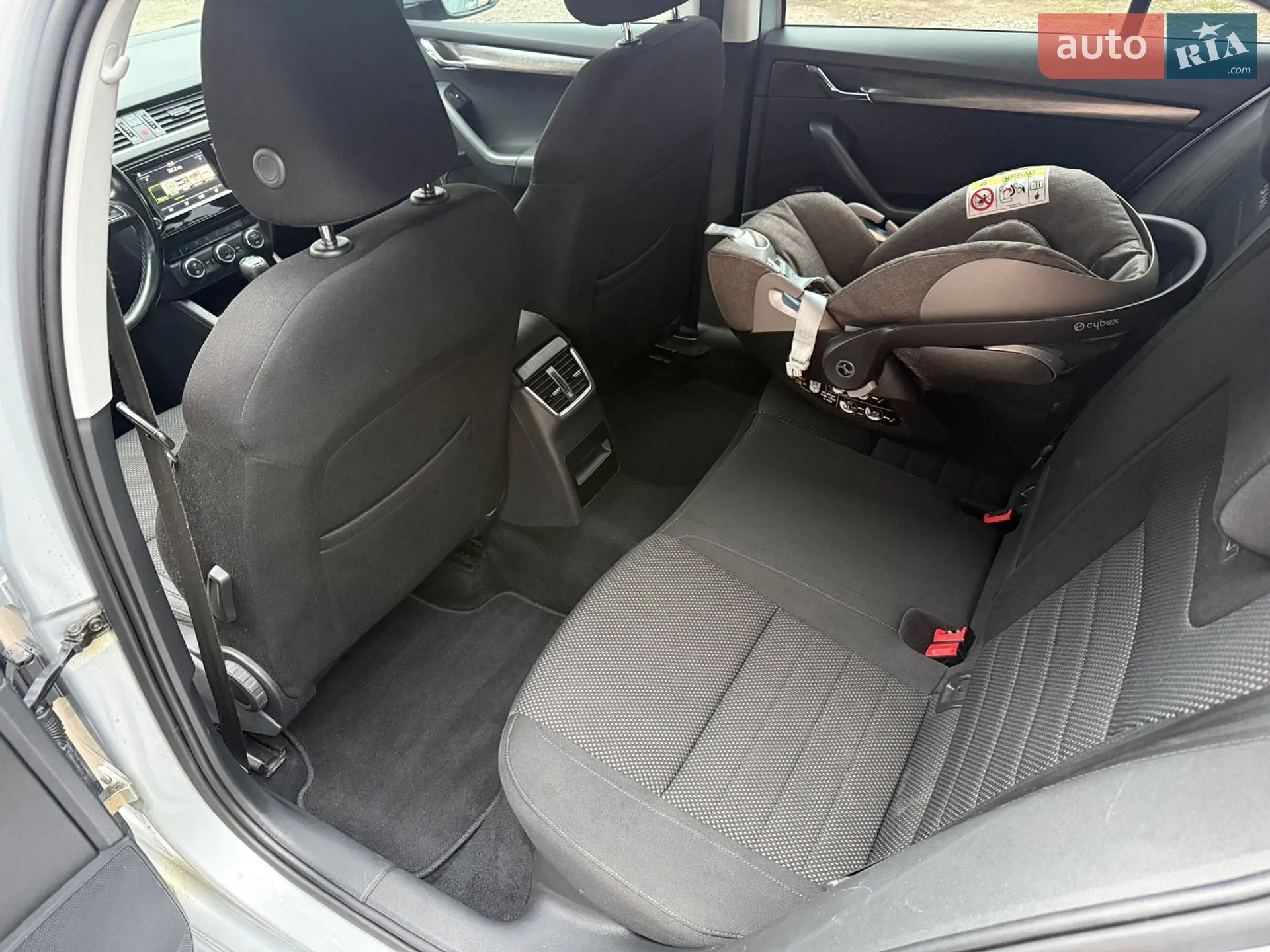 Skoda Octavia Scout 2016 VIN TMBLK7NE9H0147093 фото оголошення 7 з 9
