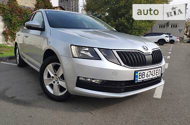 Skoda Octavia Official 2017