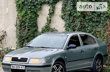 Skoda Octavia OBSLUJENA.KONDER 2004