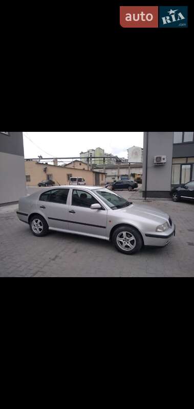 Skoda Octavia 1998 року в Івано-Франківську