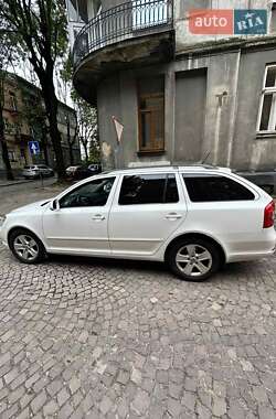 Skoda Octavia  2012