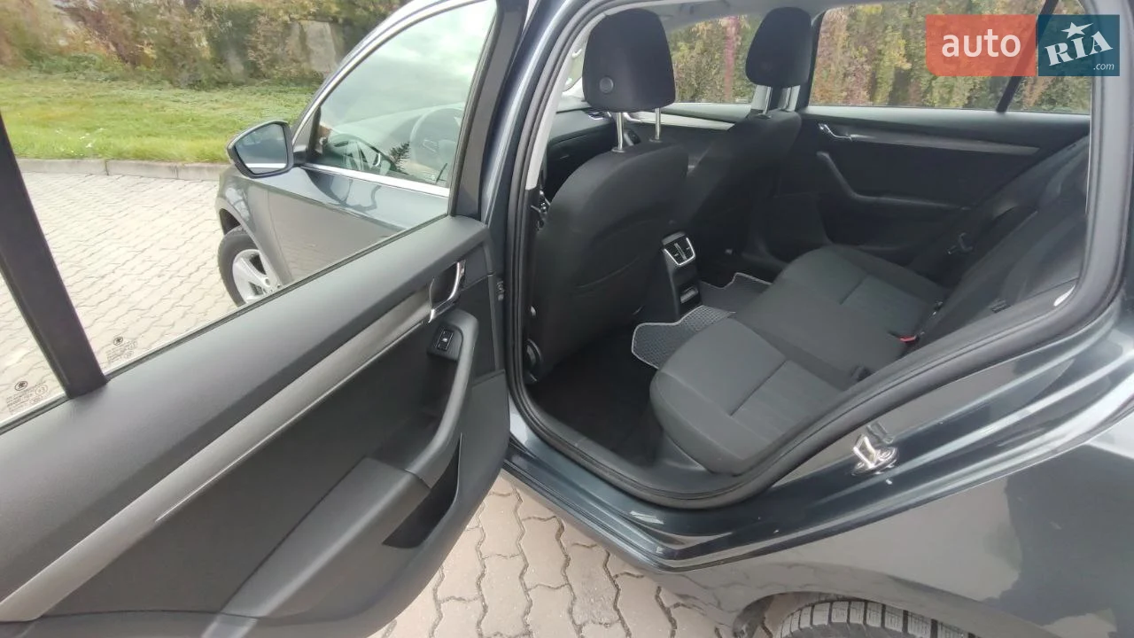 2017 Skoda Octavia - мініатюра 2