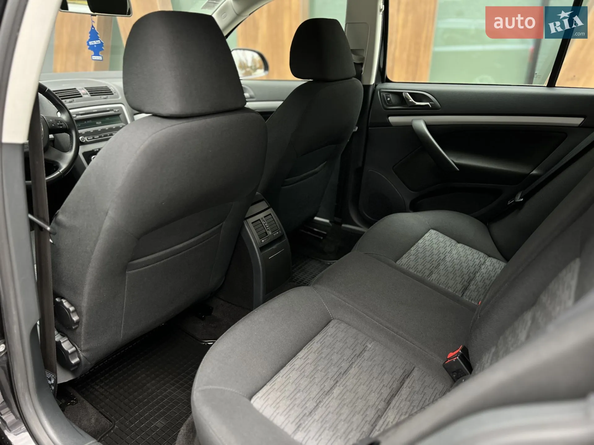 Skoda Octavia 2012 VIN TMBHK61Z8D2019709 фото оголошення 10 з 46