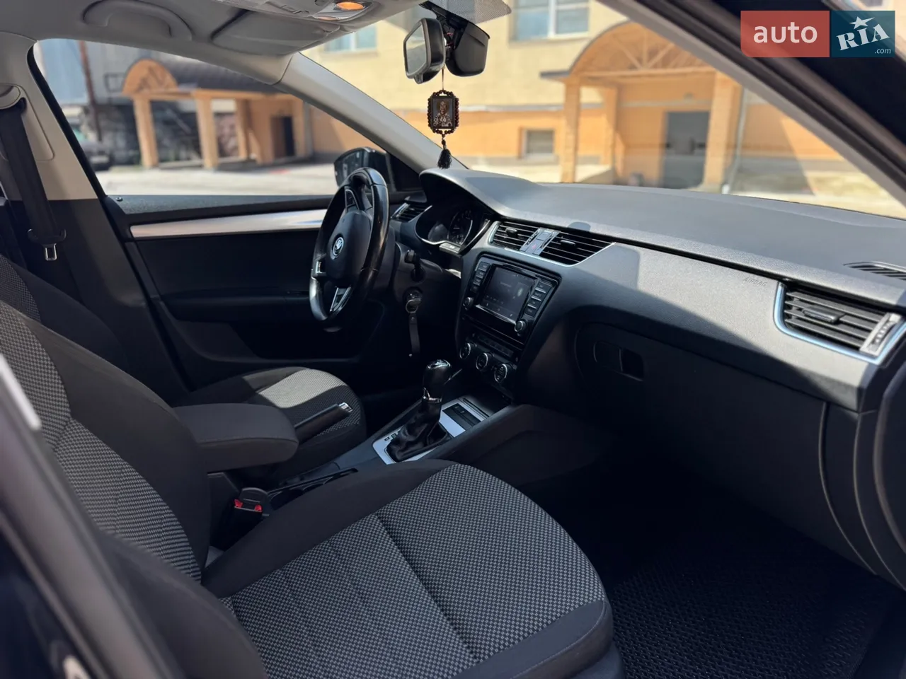 2016 Skoda Octavia - мініатюра 2