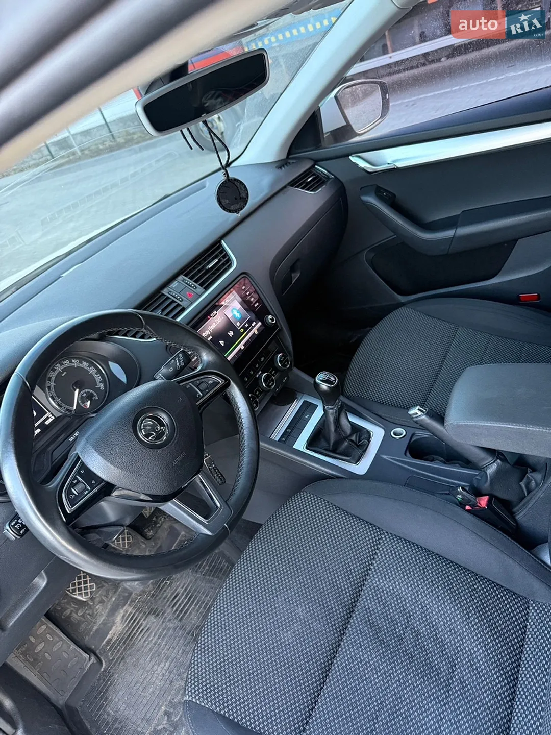 Skoda Octavia 2017 VIN TMBJG7NE0J0161186 фото оголошення 10 з 13