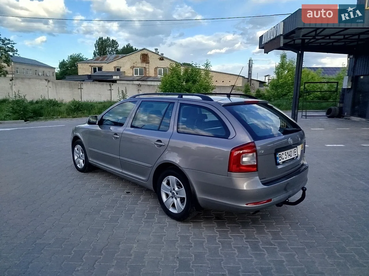 2010 Skoda Octavia - мініатюра 4