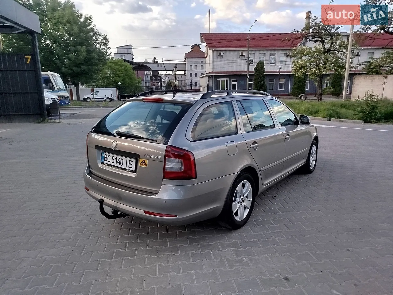 2010 Skoda Octavia - мініатюра 3