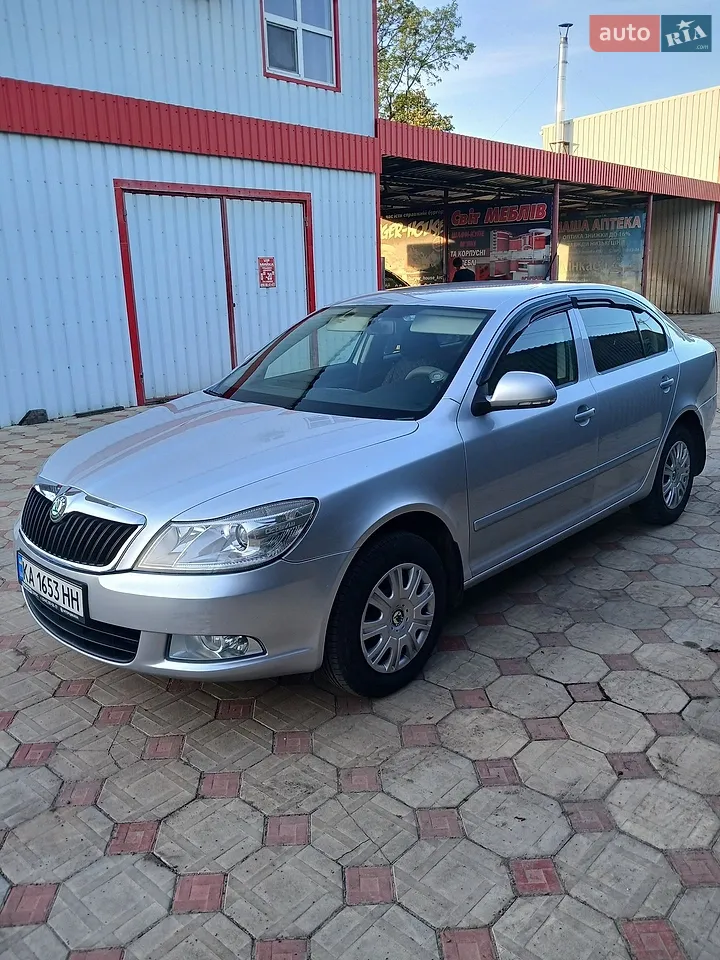 2011 Skoda Octavia - мініатюра 2