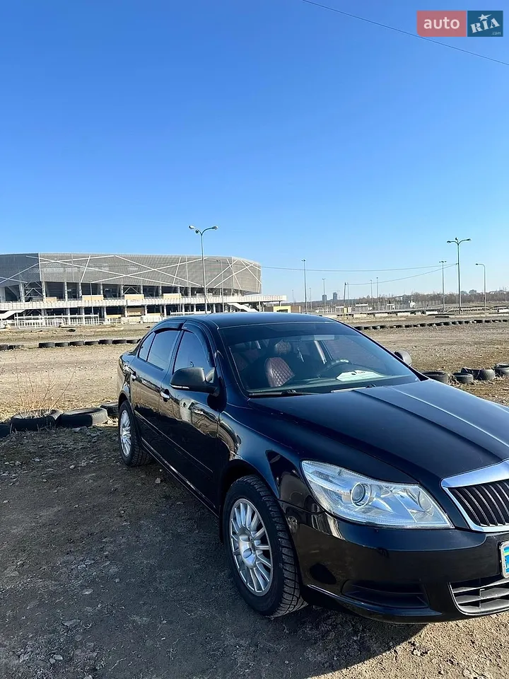 2010 Skoda Octavia - мініатюра 2