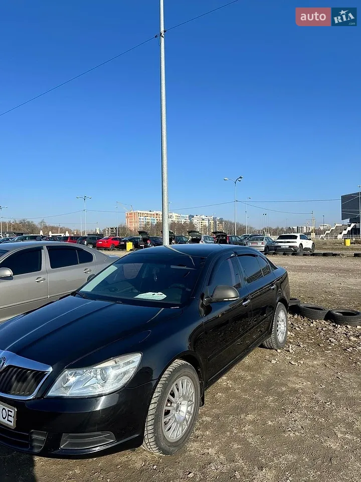 2010 Skoda Octavia - мініатюра 3