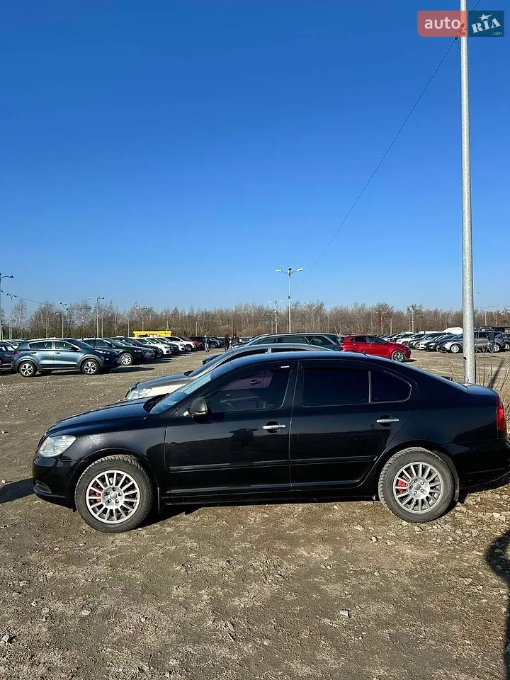 2010 Skoda Octavia - фото 1
