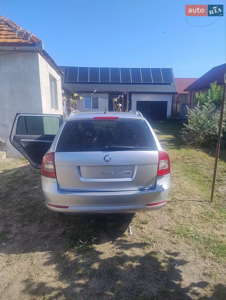 2011 Skoda Octavia - мініатюра 2