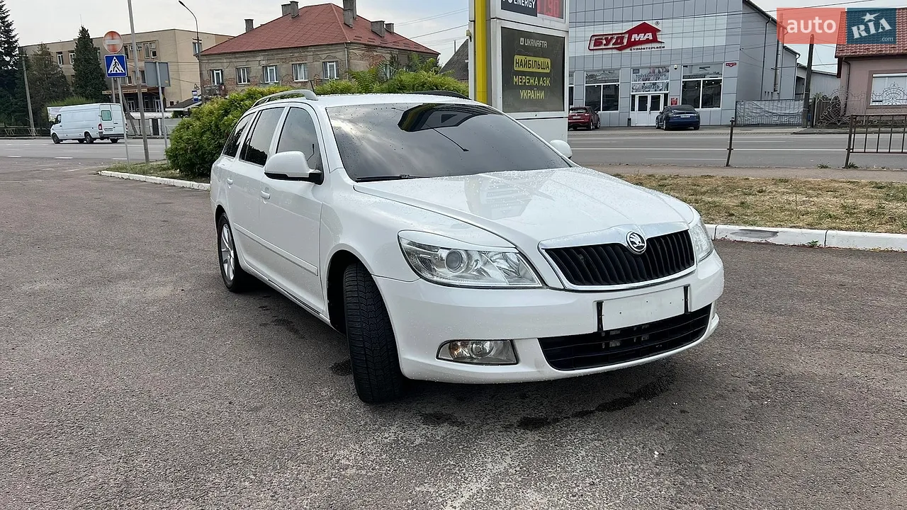 2010 Skoda Octavia - мініатюра 3