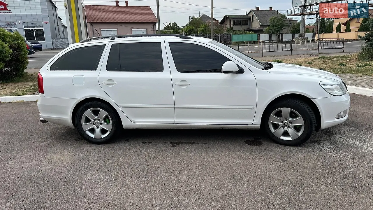 2010 Skoda Octavia - мініатюра 5
