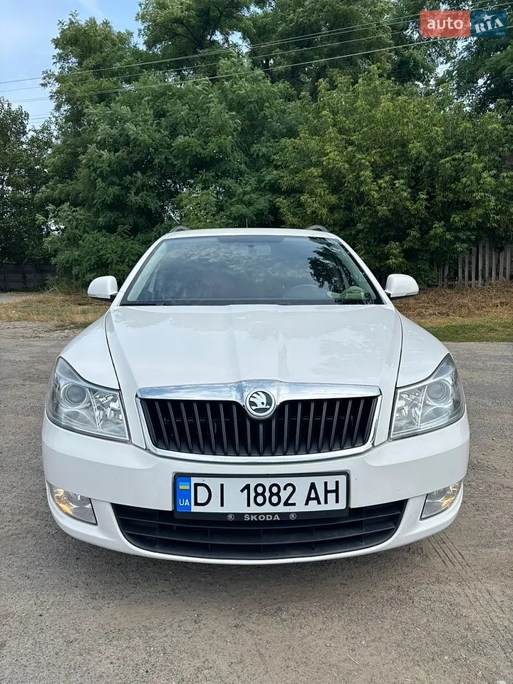 2011 Skoda Octavia - мініатюра 2