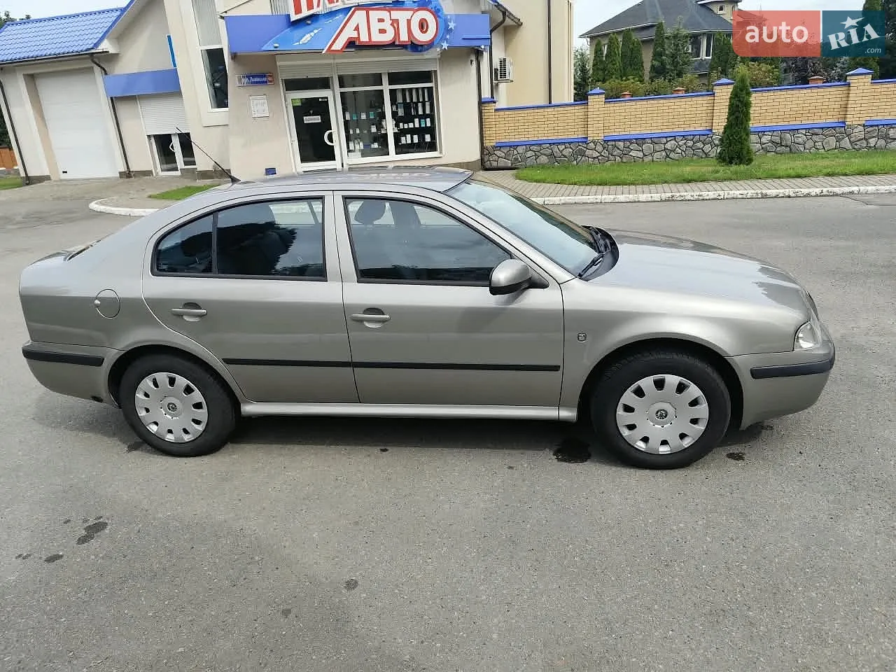 2010 Skoda Octavia - мініатюра 4