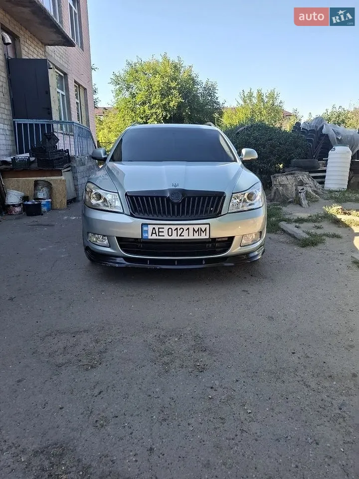 2010 Skoda Octavia - мініатюра 2