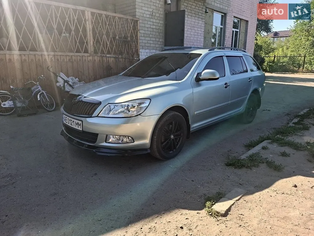 2010 Skoda Octavia - мініатюра 3