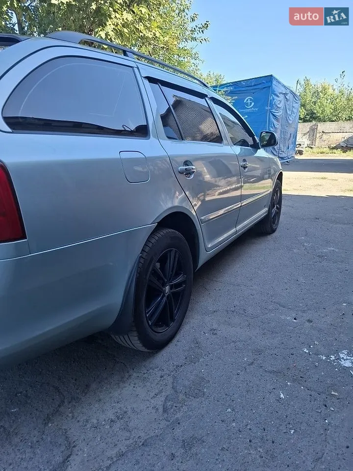 2010 Skoda Octavia - мініатюра 5