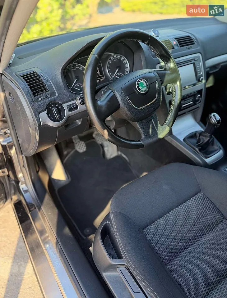 2011 Skoda Octavia - мініатюра 2