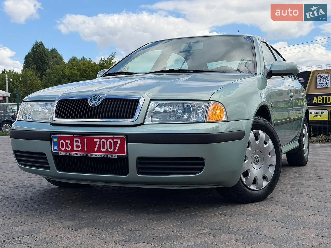 2010 Skoda Octavia - мініатюра 2