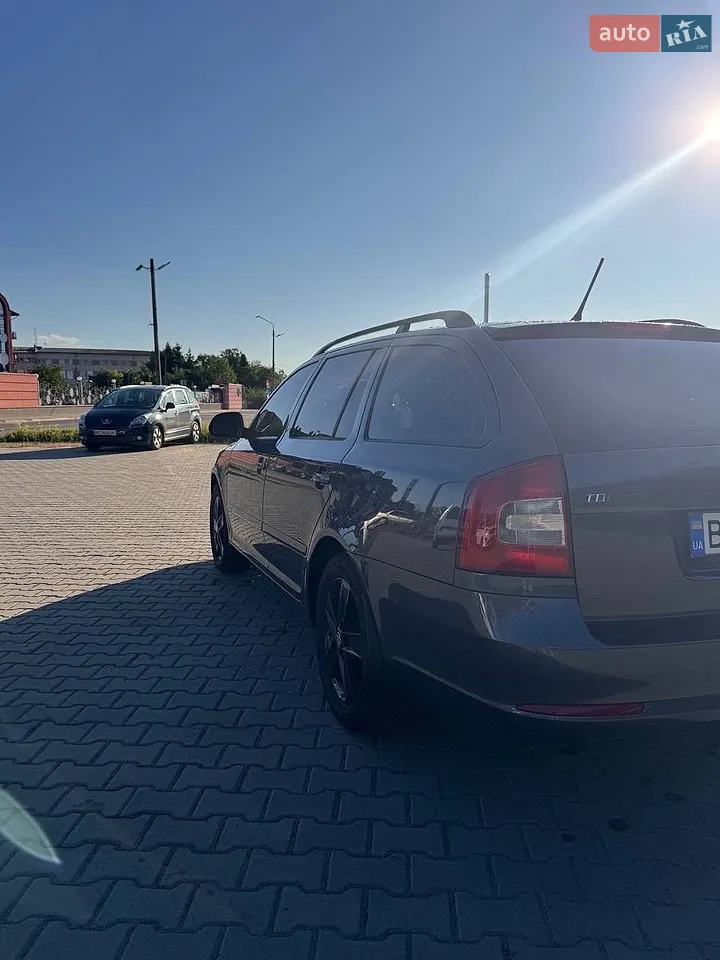 2011 Skoda Octavia - мініатюра 2