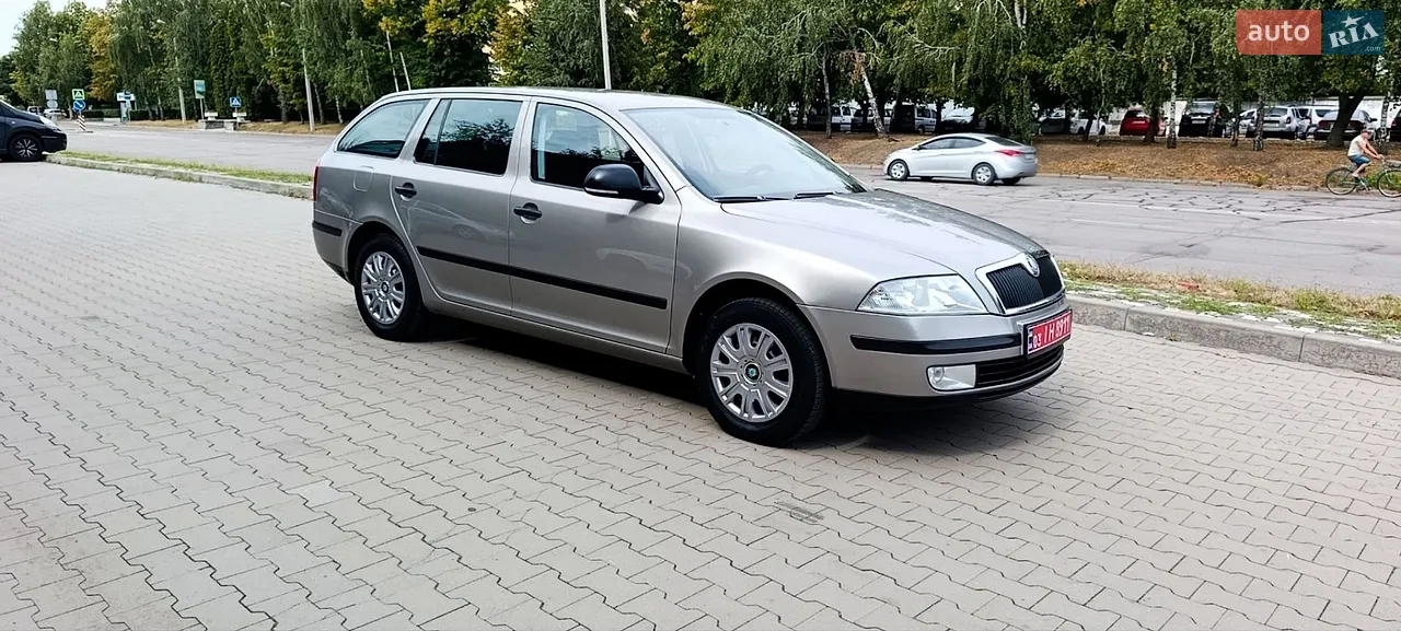 2011 Skoda Octavia - мініатюра 2