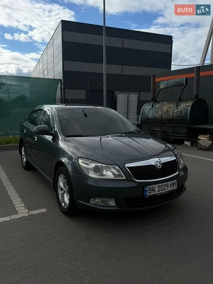 2010 Skoda Octavia - мініатюра 3