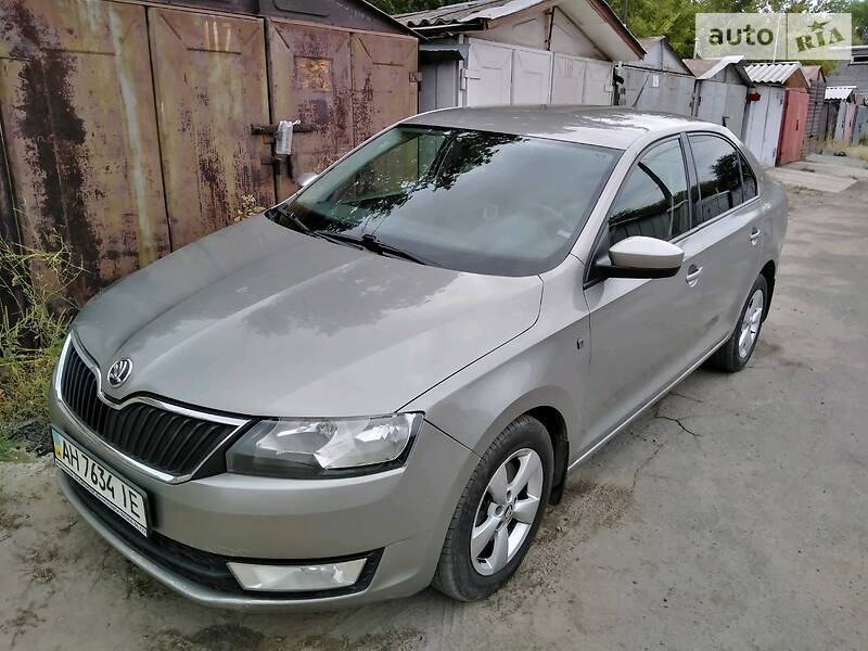 Хэтчбек Skoda Rapid