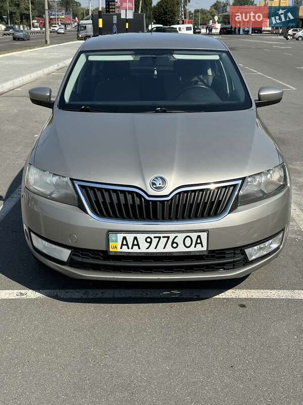 Хетчбек Skoda Rapid