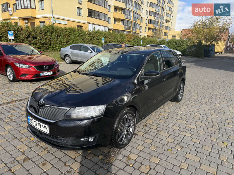Хэтчбек Skoda Rapid