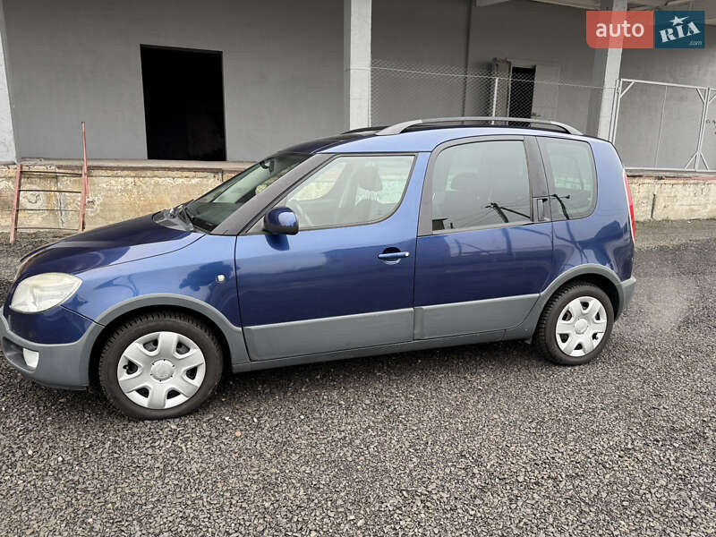 Легковые Skoda Roomster Scout