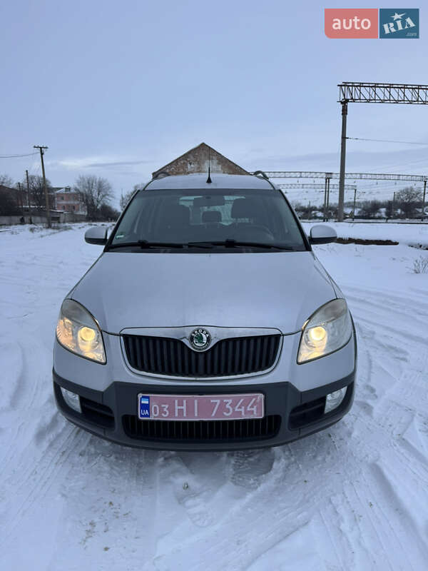 Skoda Roomster Scout