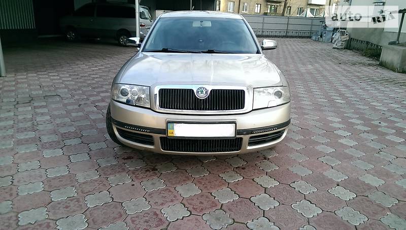 Skoda Superb 2005 года