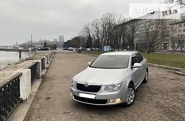 Skoda Superb 1,8 TSI Elegance  2012